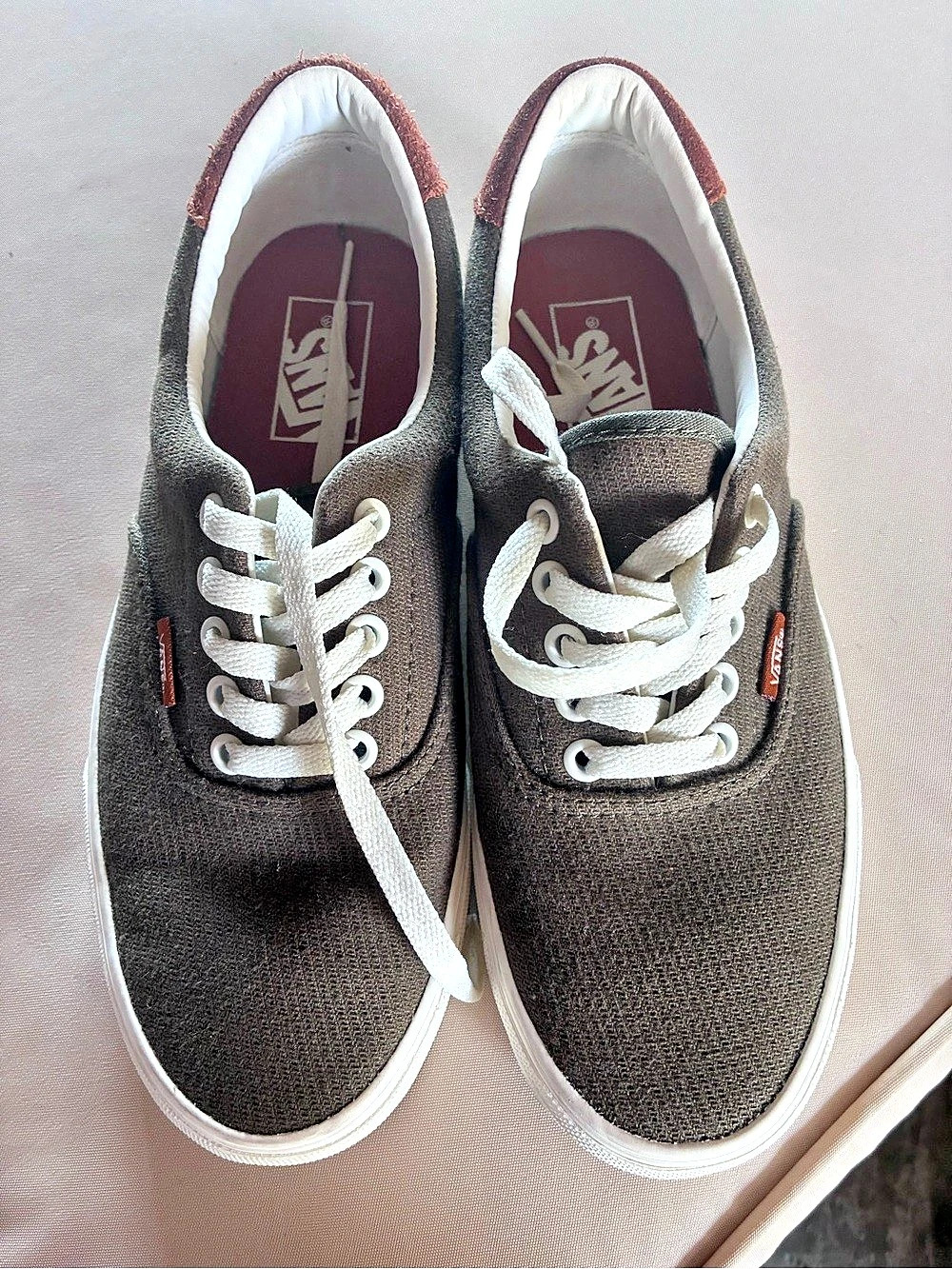 Vans Old Skool olive green & White Sneakers